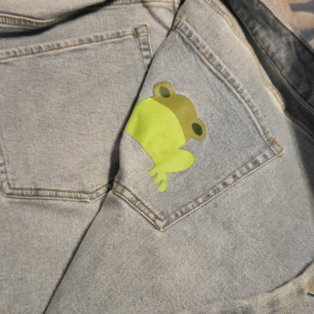 Baby Yoda Star Wars Jeans - Picture 3 of 5